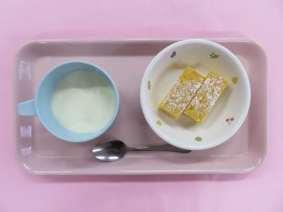 手作りヨーグルト、パンプキンケーキ