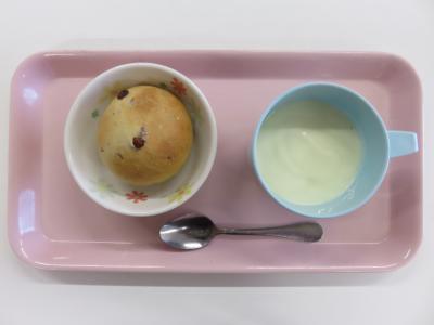 手作りヨーグルト、レーズンパン