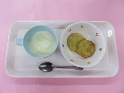 手作りヨーグルト、じゃが芋のチーズ焼き