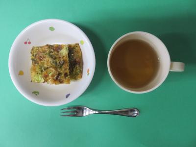 お茶、お好み焼き